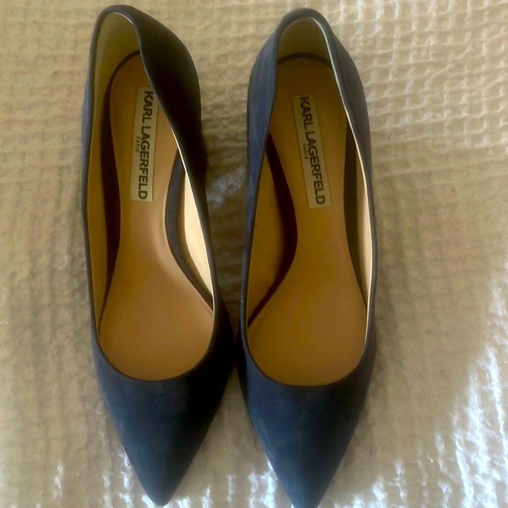 Every day shoes. Comfortable heel!